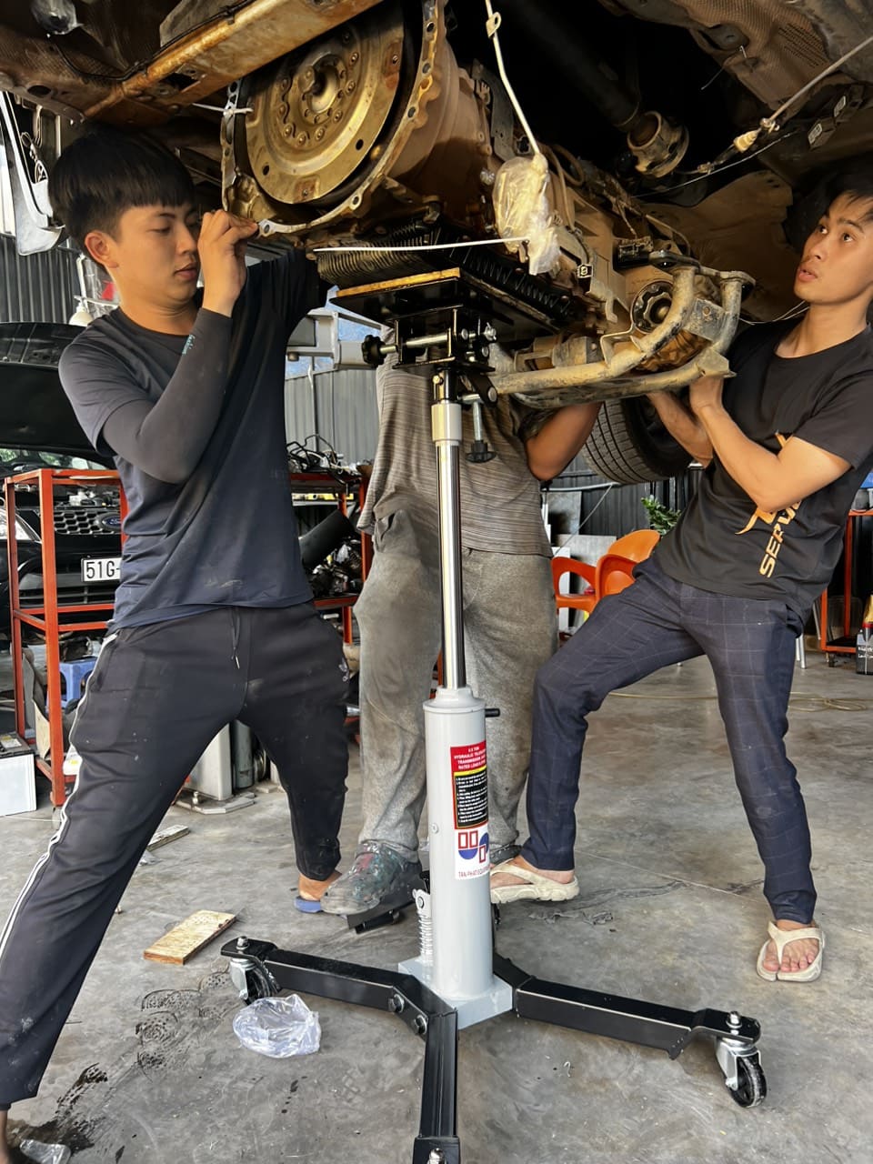 đội hộp số 2 tầng 600kg