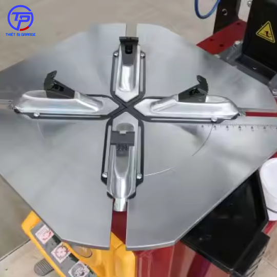 Máy ra vào lốp xe du lịch giá rẻ TU-706D