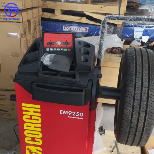  Máy cân bằng lốp xe du lịch Basic EM 9250