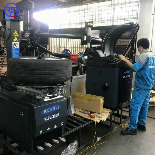 Máy ra vào vỏ xe giá tốt KOISU 3266