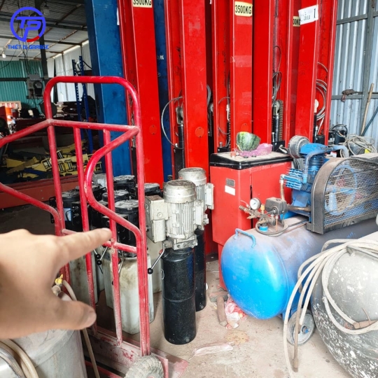 Cầu nâng 2 trụ cũ thanh lý Vĩnh Lộc