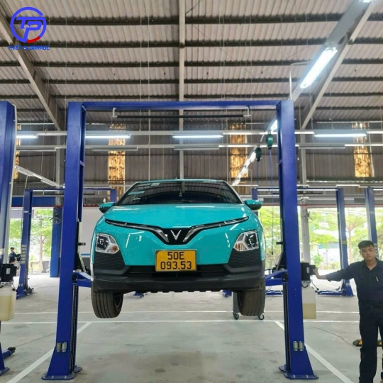 Cầu nâng 2 trụ thủy lực 4 tấn giằng trên