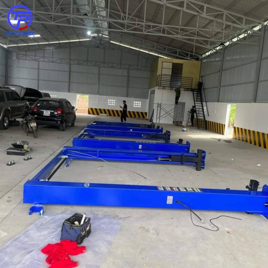 Cầu nâng 2 trụ thủy lực 4 tấn giằng trên