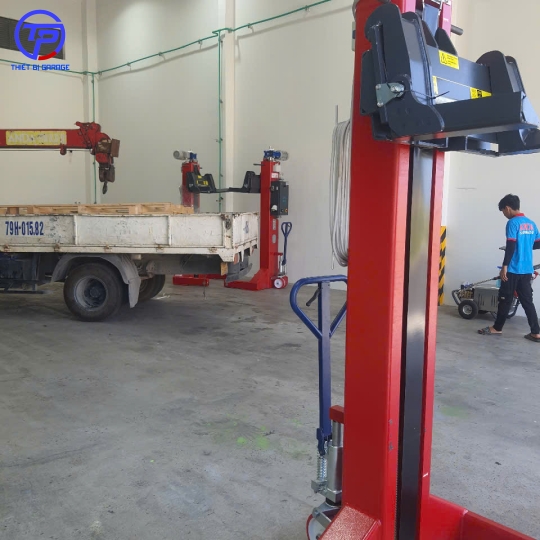 Cầu nâng 6 trụ độc lập 5.5 tấn/ 1 trụ Corghi ERCO-LE55